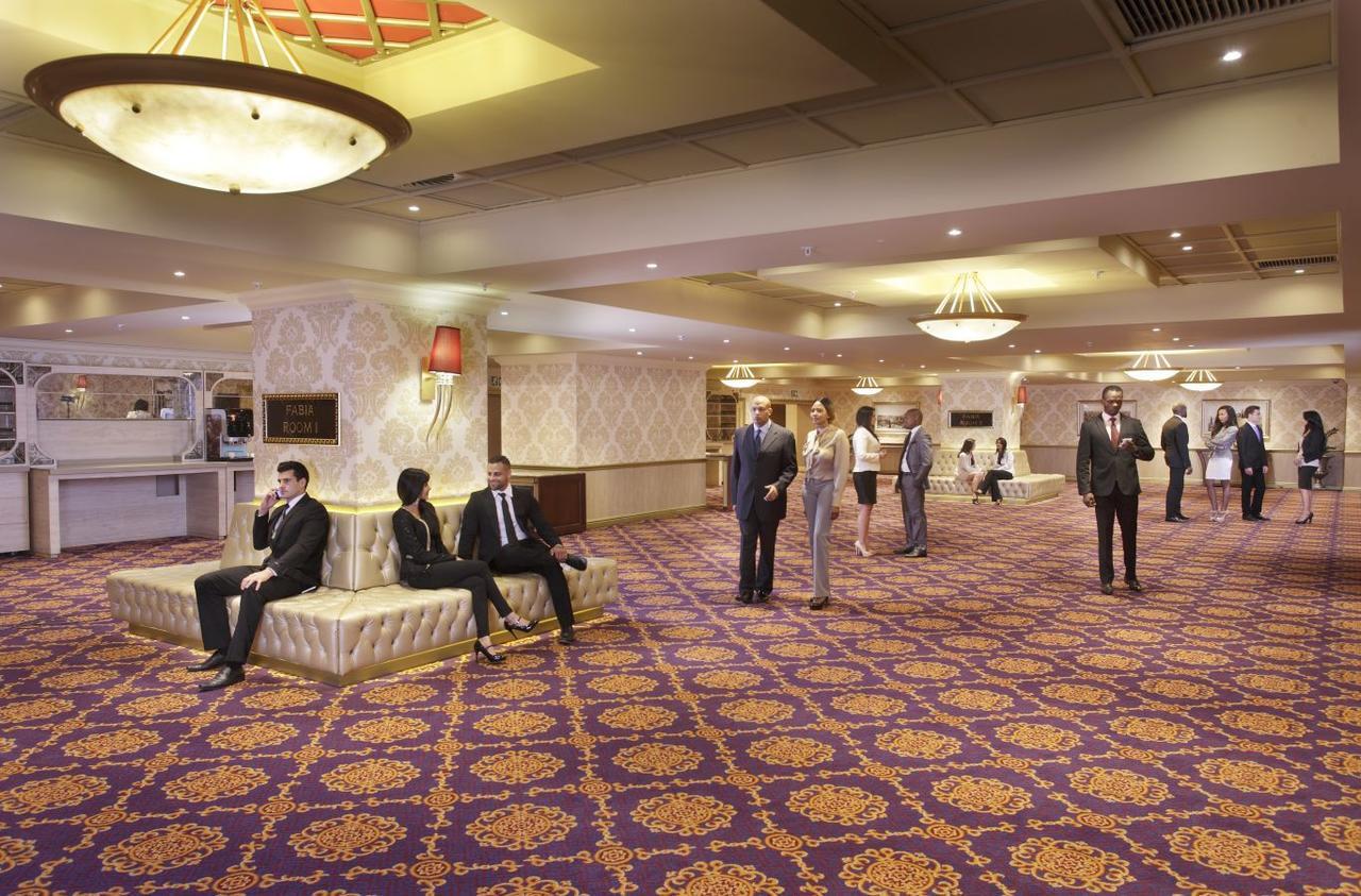Peermont Metcourt Suites At Emperors Palace Kempton Park Ngoại thất bức ảnh