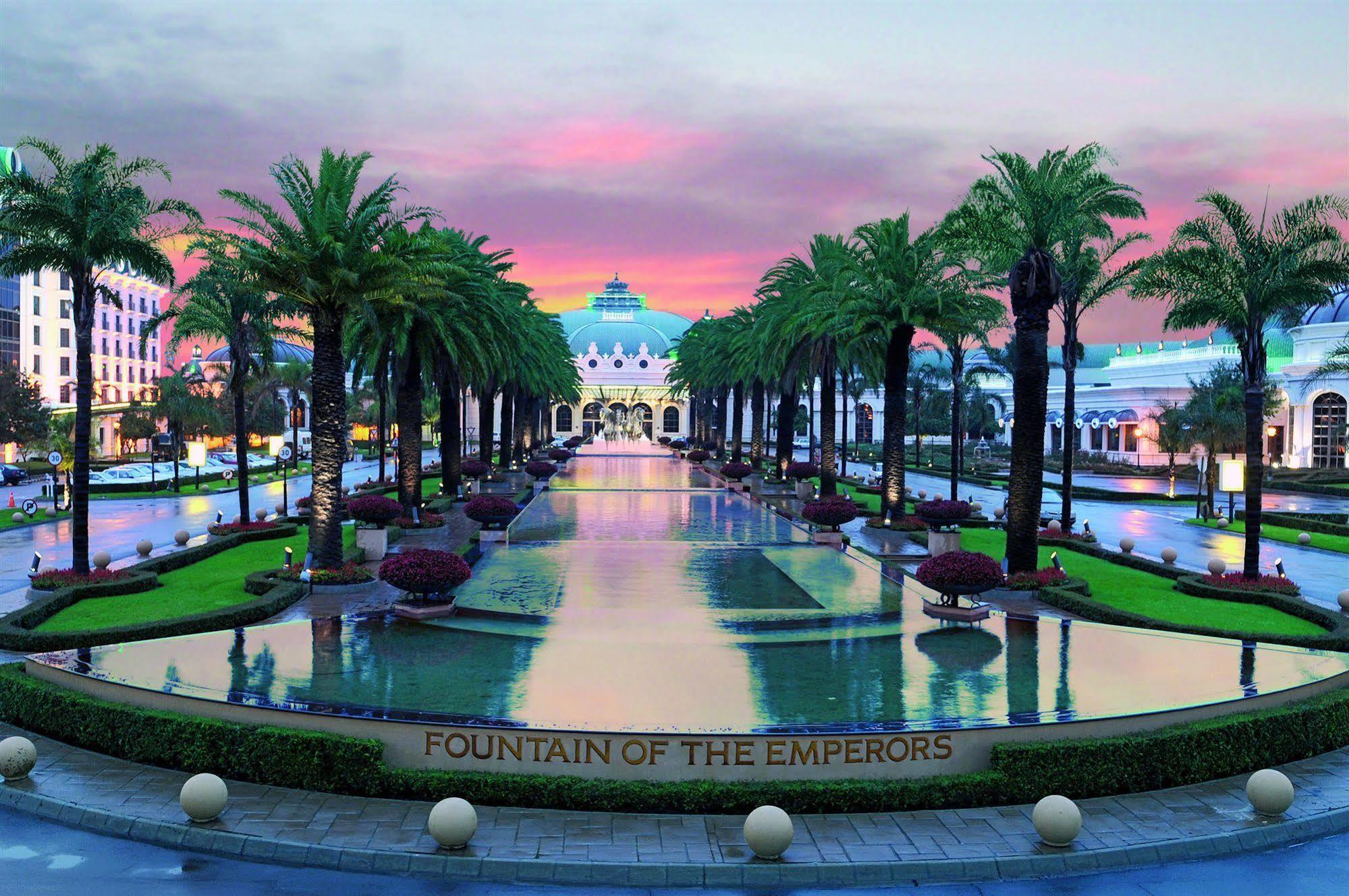 Peermont Metcourt Suites At Emperors Palace Kempton Park Ngoại thất bức ảnh